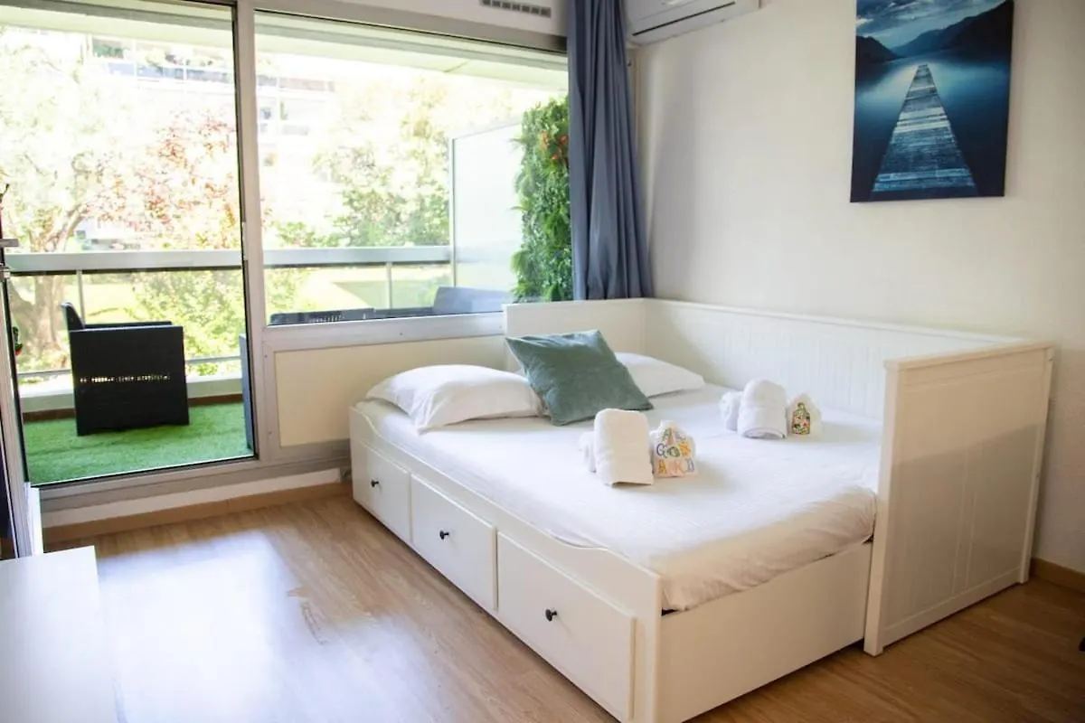 Beautiful Vacation Apartment - Swimming Pool - Parking contacts